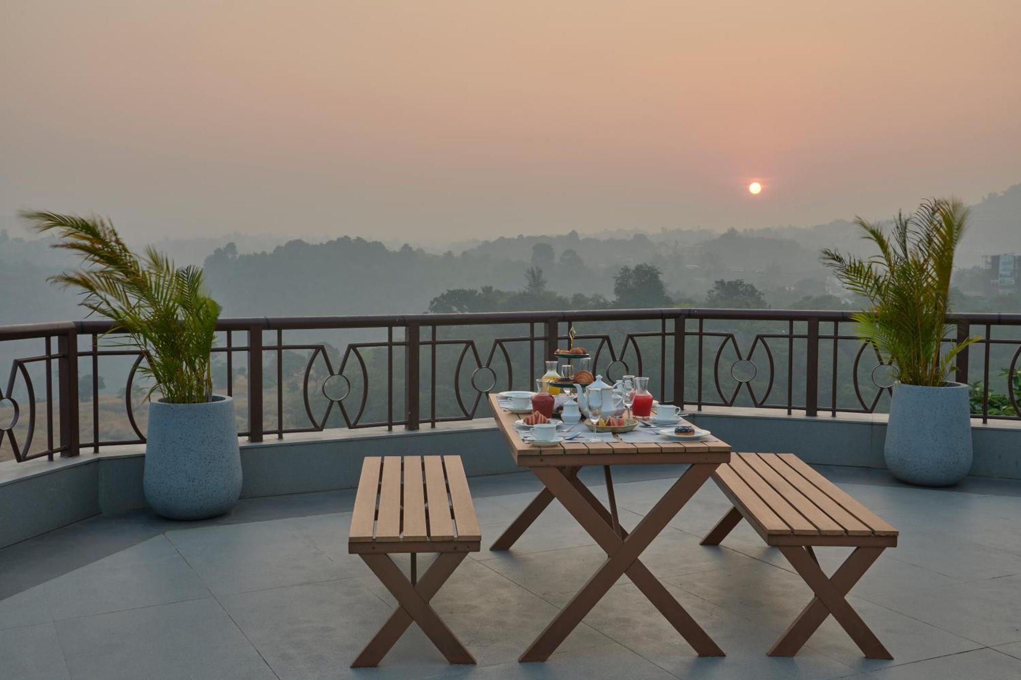 The Dukes Retreat Khandala Lonavala Exterior photo